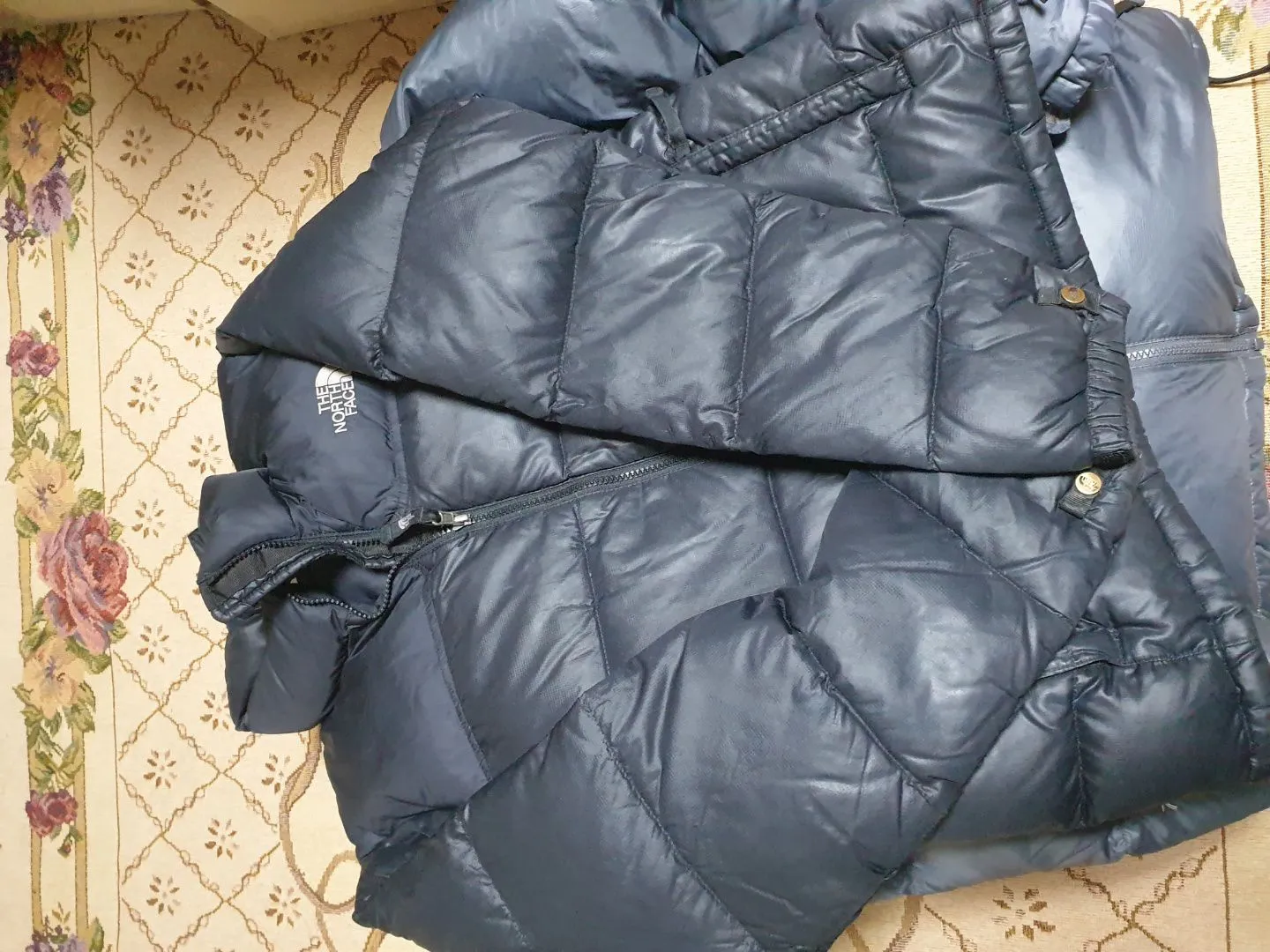 30% off Grade A TNF Puffers - Summer Clearance