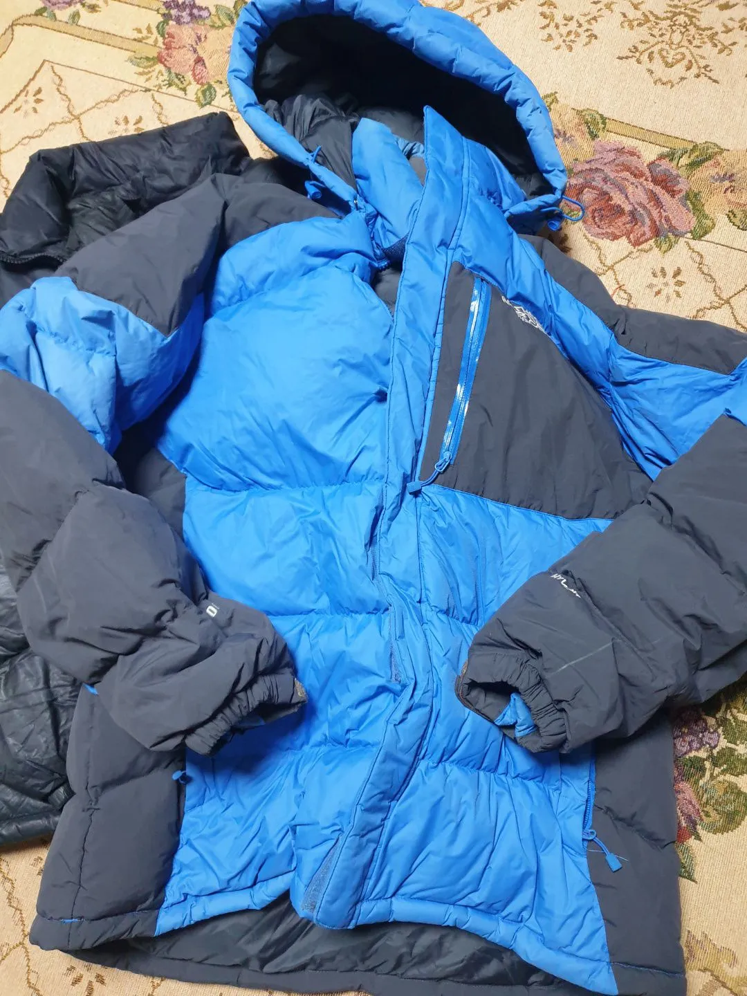 30% off Grade A TNF Puffers - Summer Clearance