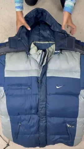 #VV142 Nike Vintage Puffers 15 Pcs